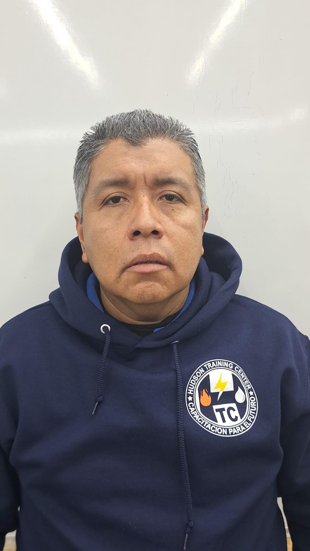 VICTOR  HERNANDEZ